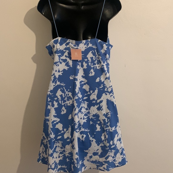 MISS LOLA Blue & white patterned dress - Picture 5 of 8